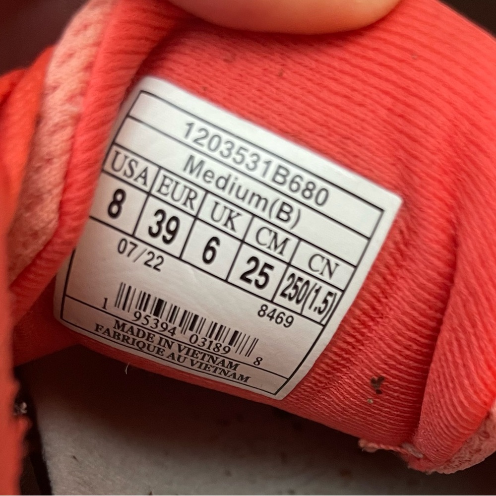 Brooks Adrenaline GTS Peach and Aqua Sneakers - Picture 3 of 7